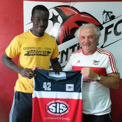 Central F.C.’s Head Coach, Zoran Vranes welcomes new signing, Uriah Bentick to the club