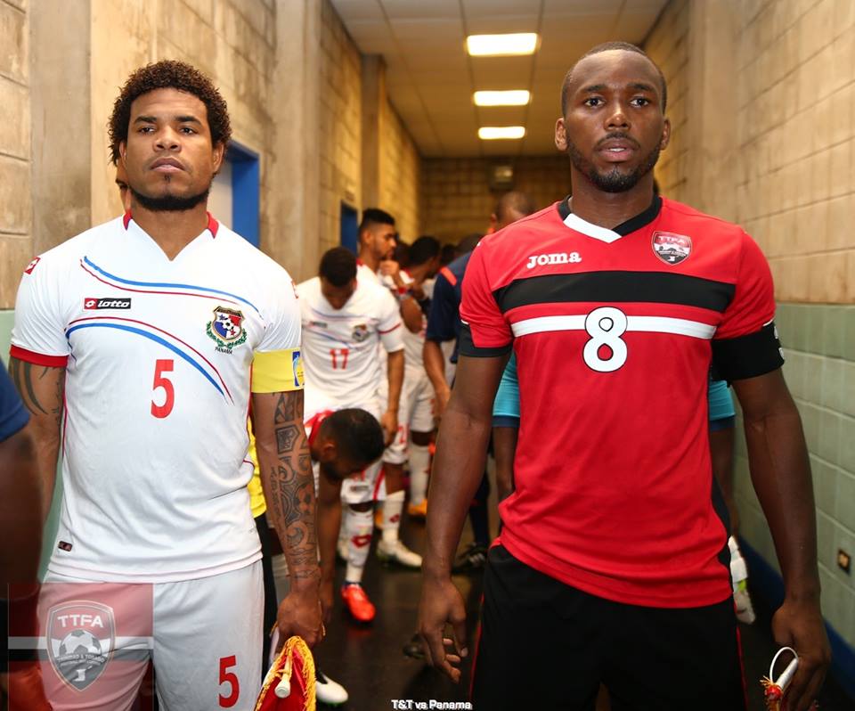 Panama's Román Torres and Khaleem Hyland leads their teammates out of the tunnel.