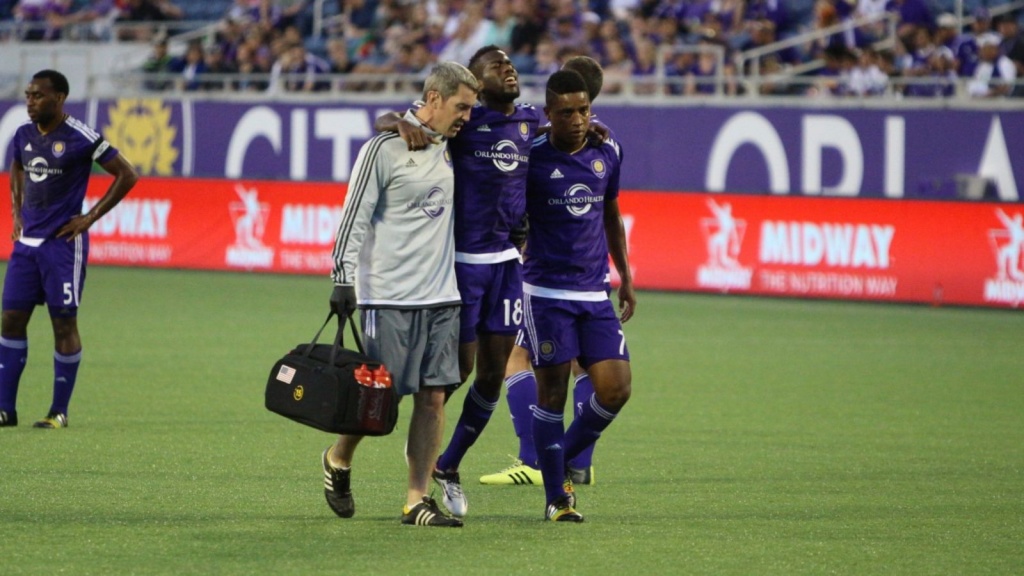 Orlando City's Kevin Molino limps off the field after suffering a torn ACL in a friendly against Brazil's Ponte Preta.